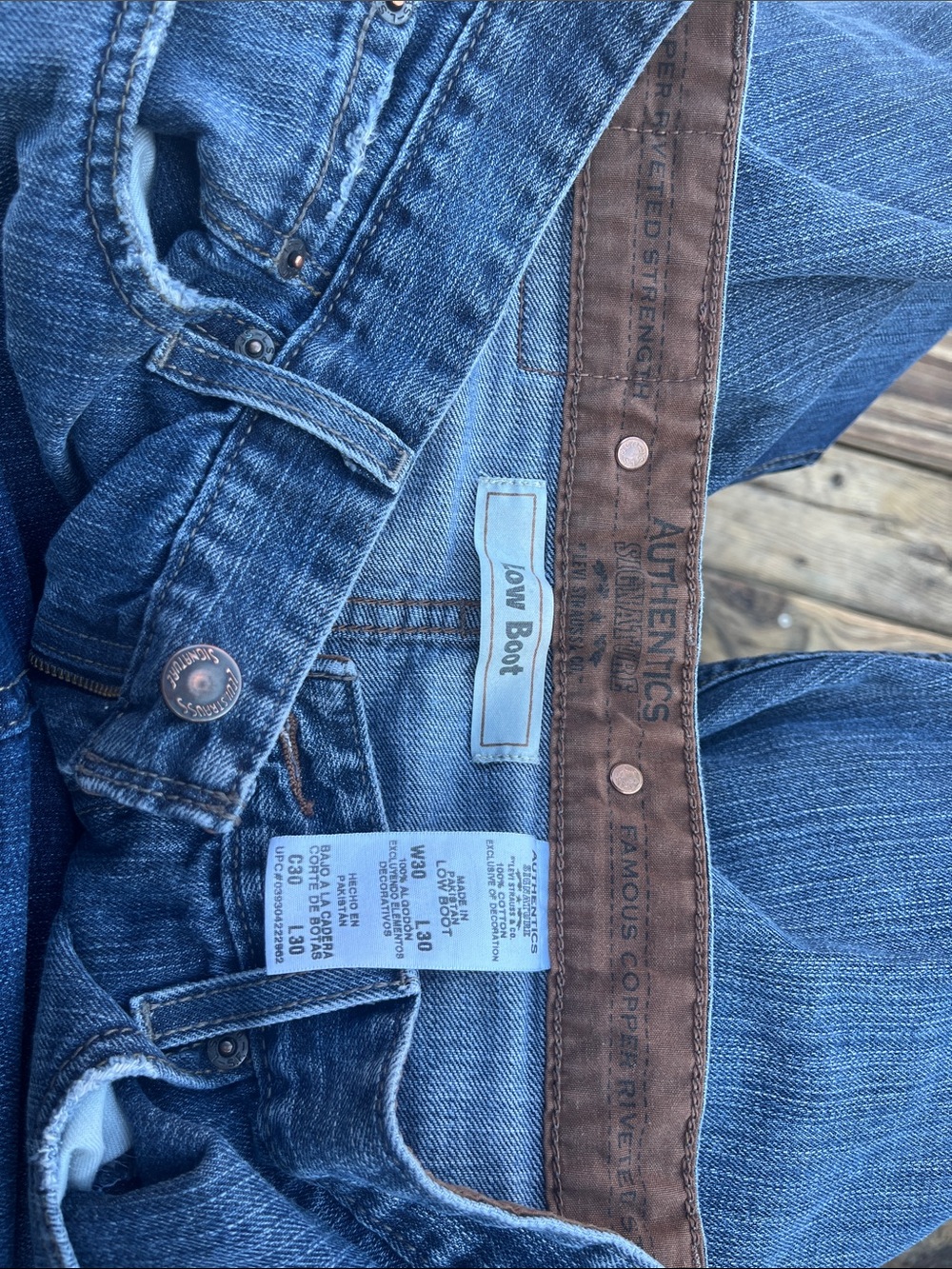 Signature by Levi Strauss Men's Blue Low Boot Jeans